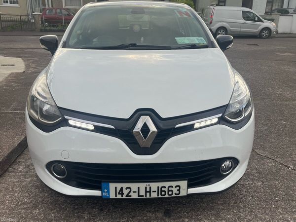Renault Clio Hatchback, Petrol, 2014, White