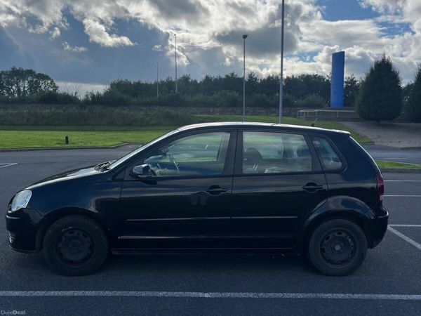 Volkswagen Polo Hatchback, Petrol, 2007, Black