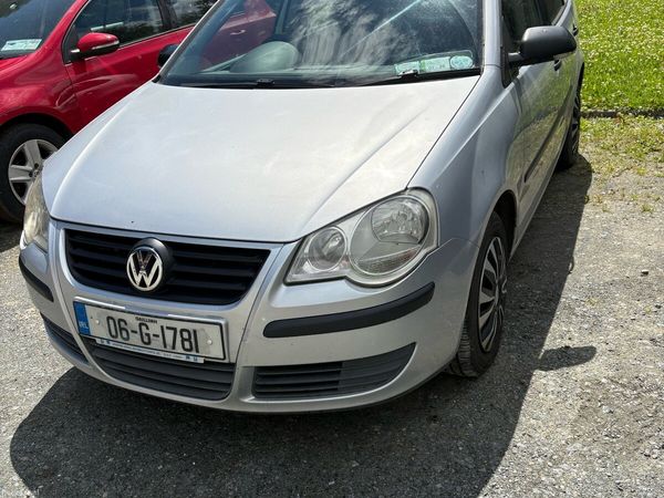 Volkswagen Polo Hatchback, Petrol, 2006, Silver