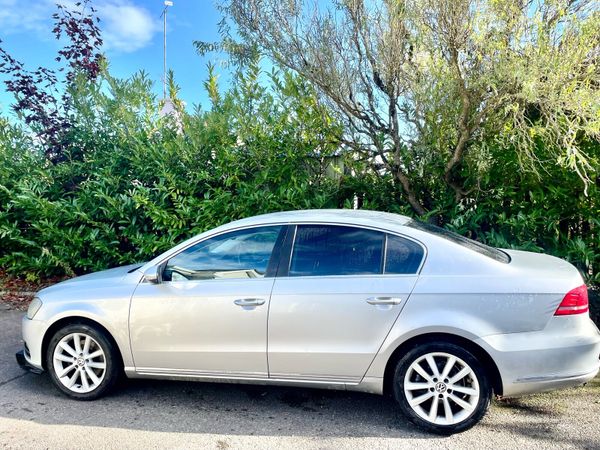 Volkswagen Passat Saloon, Diesel, 2011, Silver