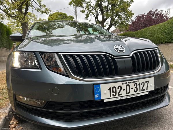 Skoda Octavia Saloon, Diesel, 2019, Black