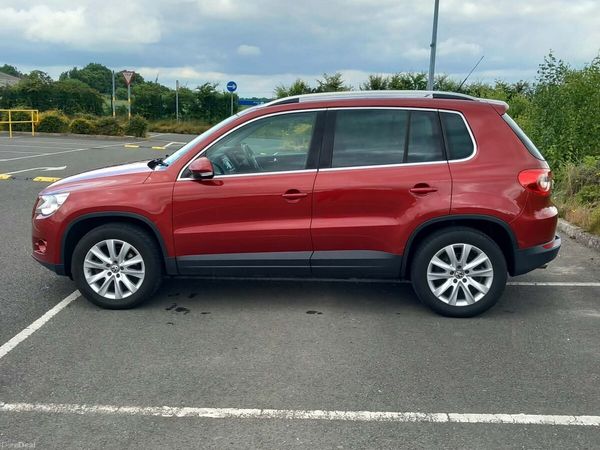 Volkswagen Tiguan SUV, Petrol, 2008, Red