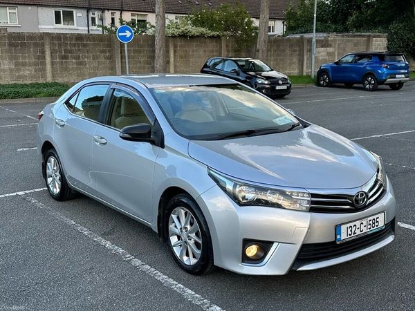 Toyota Corolla Saloon, Diesel, 2013, Silver