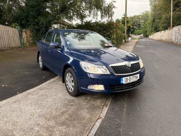 Skoda Octavia Saloon, Petrol, 2013, Blue