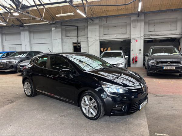Renault Clio Hatchback, Petrol, 2021, Black