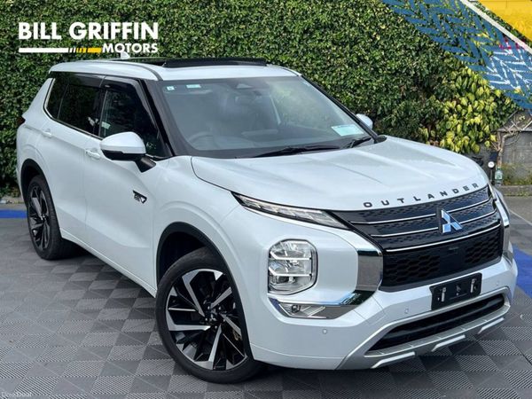 Mitsubishi Outlander SUV, Petrol Hybrid, 2023, White