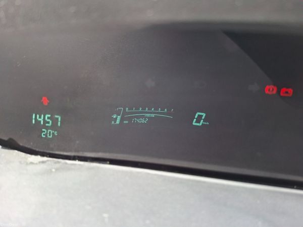 Toyota Yaris Hatchback, Petrol, 2009, Silver