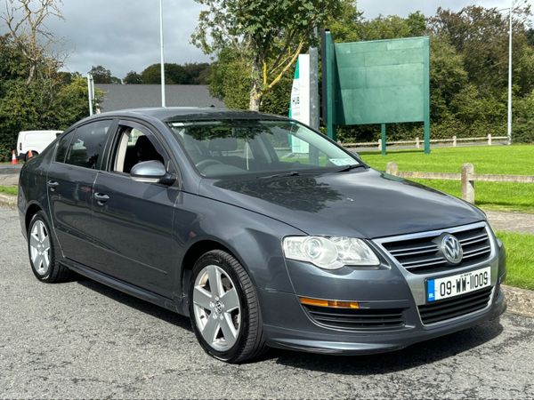 Volkswagen Passat Saloon, Diesel, 2009, Grey