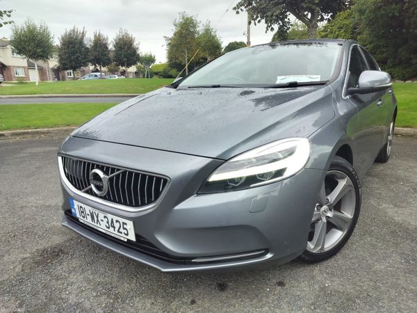 Volvo V40 Hatchback, Diesel, 2018, Grey