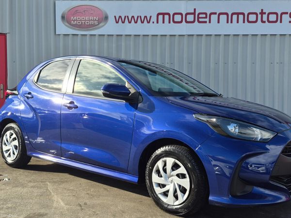 Toyota Yaris Hatchback, Petrol Hybrid, 2021, Blue