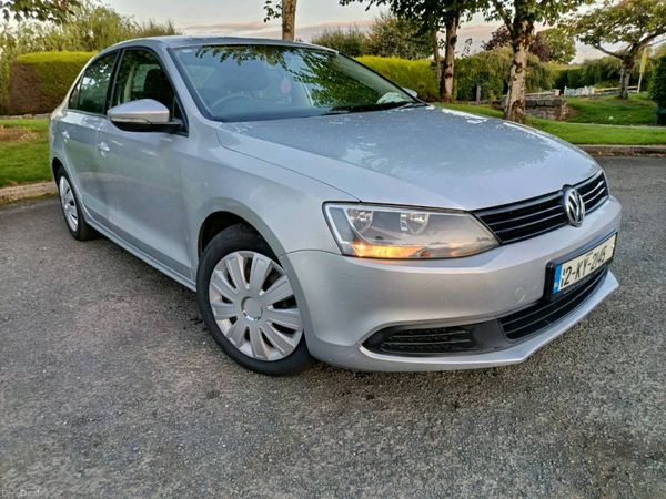 Volkswagen Jetta Saloon, Diesel, 2012, Silver