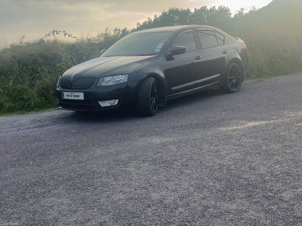 Skoda Octavia Saloon, Diesel, 2013, Black
