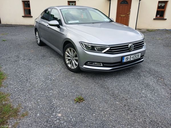 Volkswagen Passat Saloon, Diesel, 2019, Grey