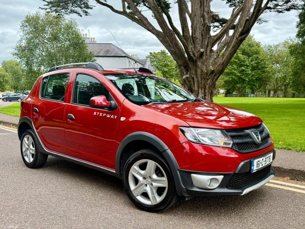 Dacia Sandero Stepway Hatchback, Diesel, 2016, Red
