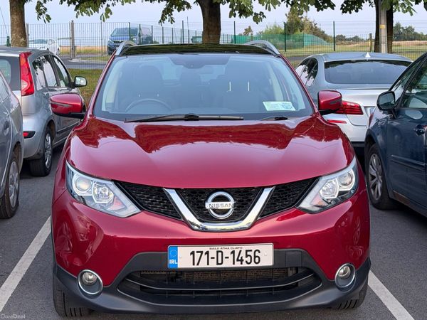 Nissan Qashqai SUV, Petrol, 2017, Red