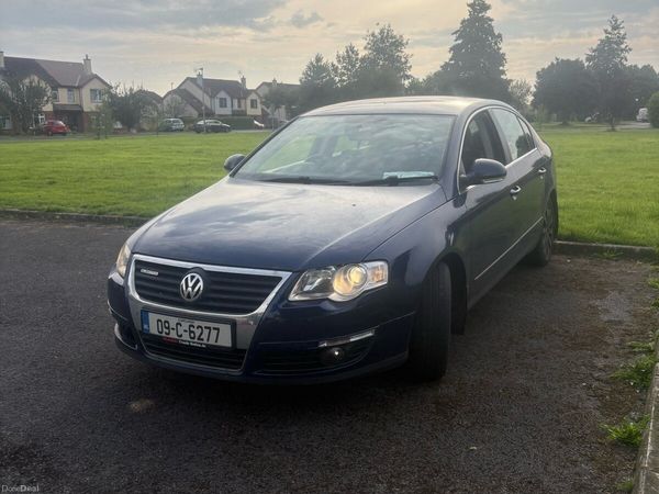 Volkswagen Passat Saloon, Diesel, 2009, Blue