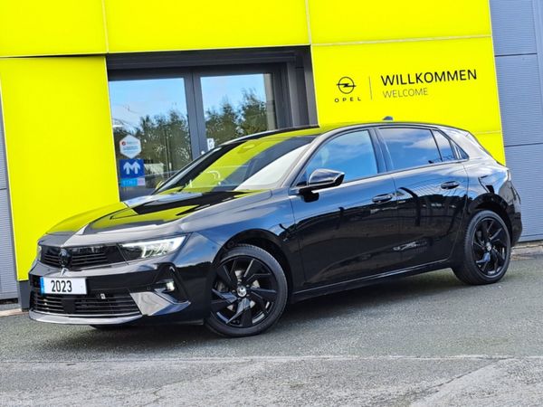 Opel Astra Hatchback, Petrol, 2023, Black