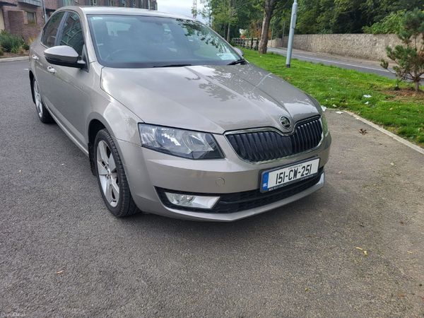 Skoda Octavia Saloon, Diesel, 2015, Beige
