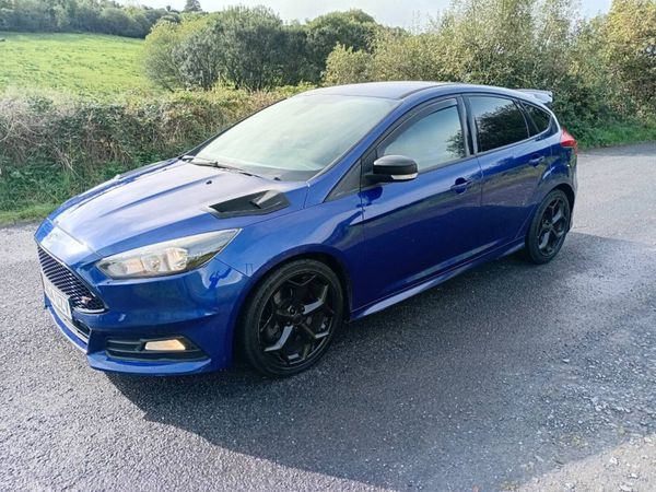 Ford Focus Hatchback, Diesel, 2015, Blue