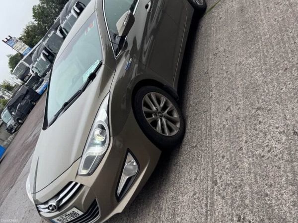 Hyundai i40 Saloon, Diesel, 2015, Beige