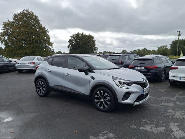 Renault Captur Hatchback, Petrol, 2023, Grey