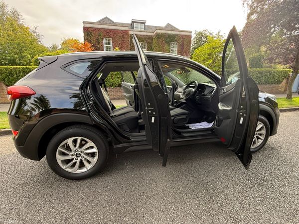 Hyundai Tucson SUV, Diesel, 2015, Black
