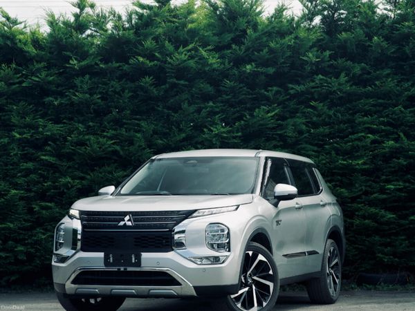 Mitsubishi Outlander SUV, Petrol Plug-in Hybrid, 2022, Silver