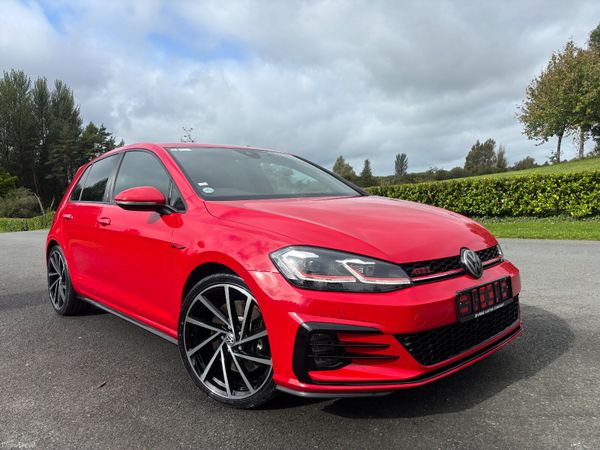 Volkswagen Golf Hatchback, Petrol, 2017, Red