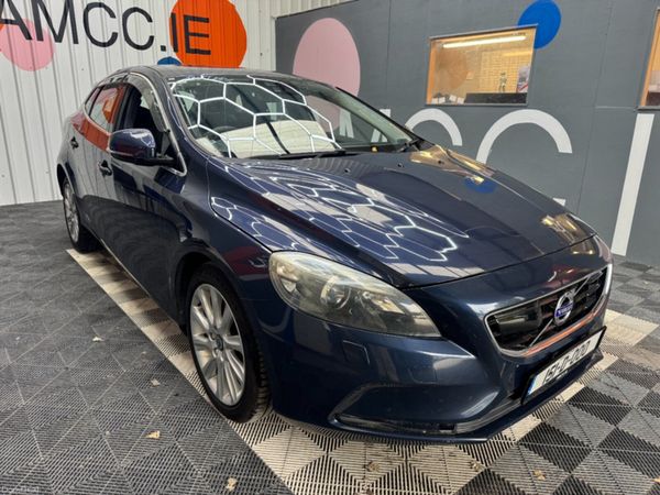 Volvo V40 Estate, Petrol, 2015, Blue