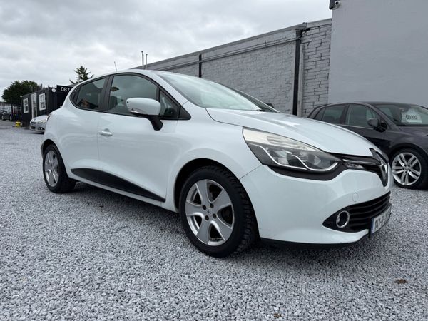 Renault Clio Hatchback, Petrol, 2014, White