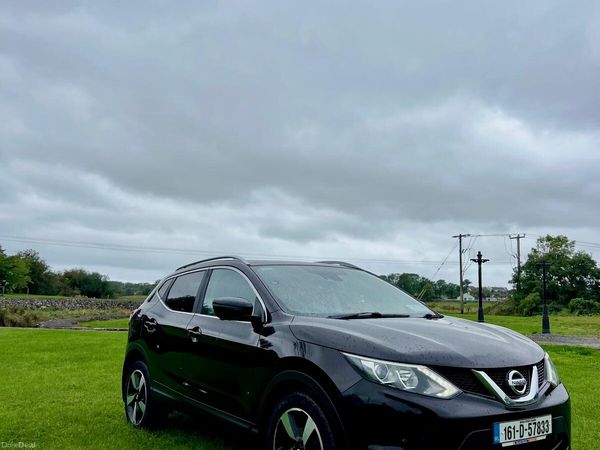 Nissan Qashqai Hatchback, Diesel, 2016, Black