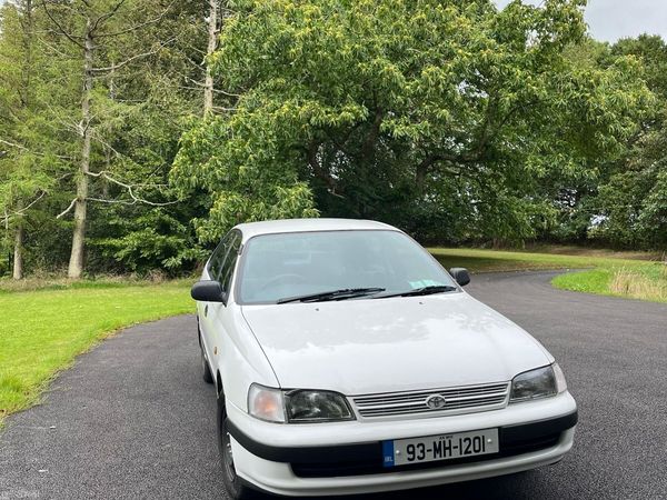 Toyota Carina Hatchback, Petrol, 1993, White