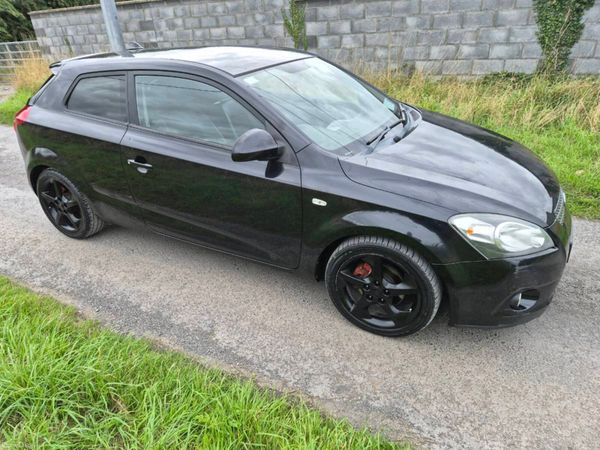 Kia Ceed Hatchback, Diesel, 2009, Black