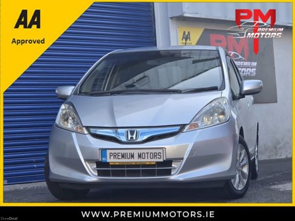 Honda Fit Hatchback, Petrol Hybrid, 2013, Silver