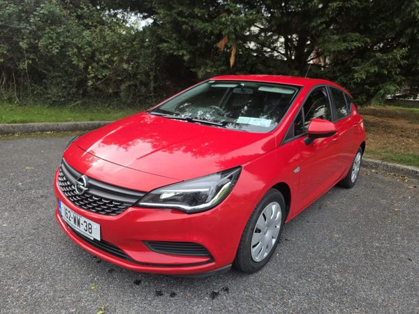 Opel Astra Hatchback, Diesel, 2016, Red