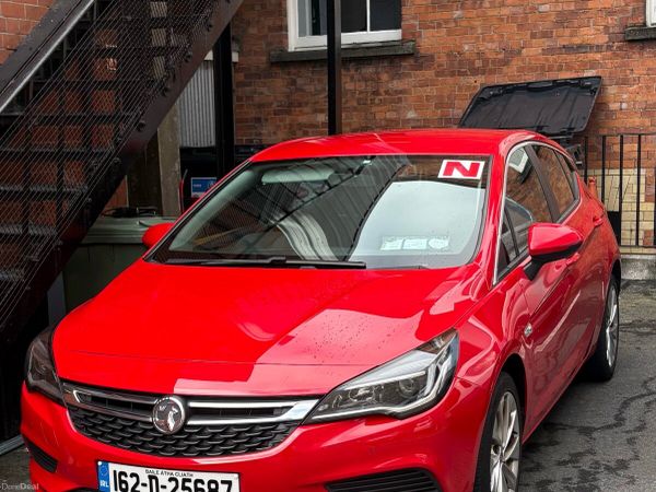 Vauxhall Astra Hatchback, Petrol, 2016, Red