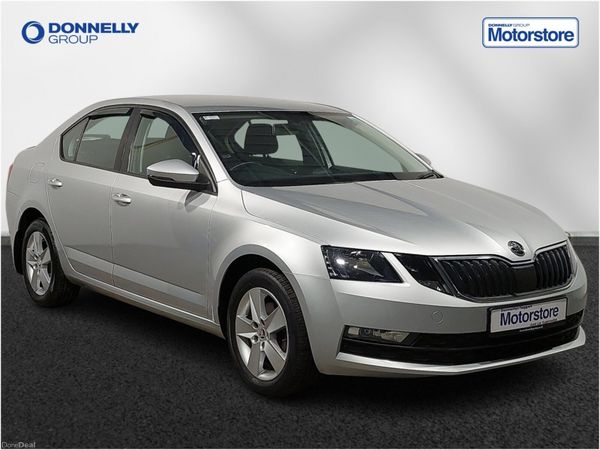Skoda Octavia Hatchback, Petrol, 2018, Silver