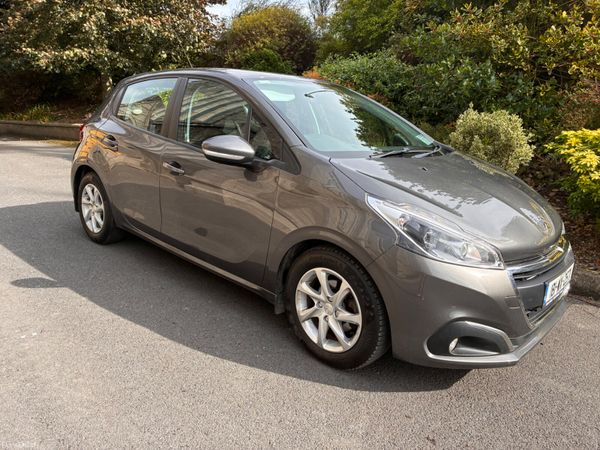 Peugeot 208 Hatchback, Diesel, 2018, Grey