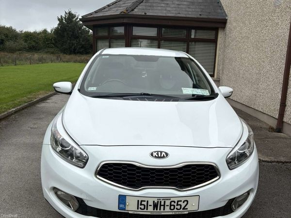 Kia Ceed Hatchback, Diesel, 2015, White