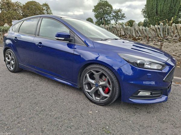 Ford Focus Hatchback, Diesel, 2015, Blue