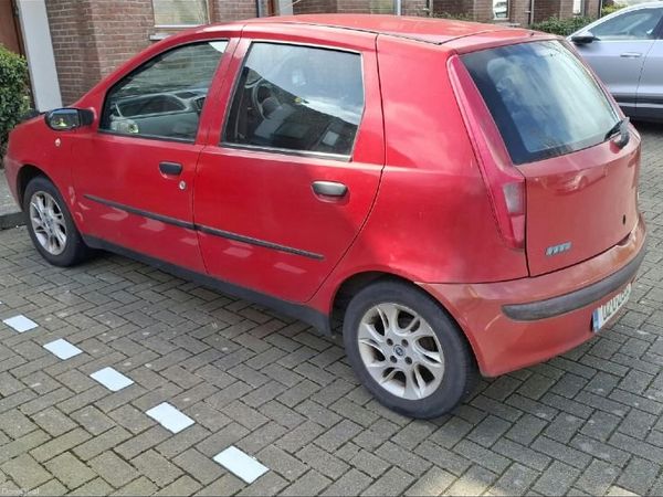 Fiat Punto Hatchback, Petrol, 2002, Red