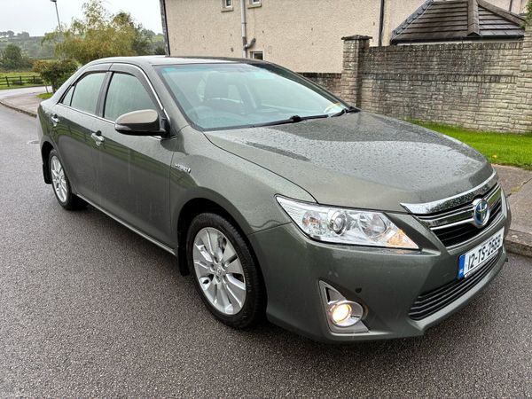Toyota Camry Saloon, Petrol Hybrid, 2012, Green