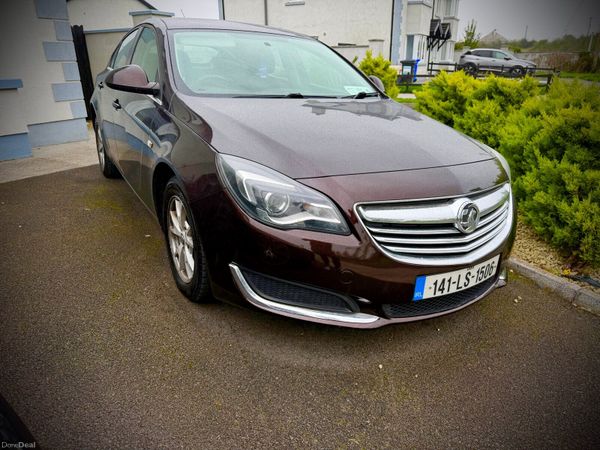 Vauxhall Insignia Hatchback, Diesel, 2014, Brown