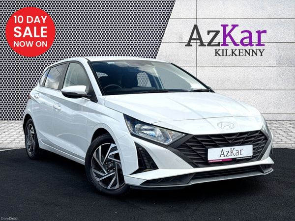 Hyundai i20 Hatchback, Petrol, 2025, White