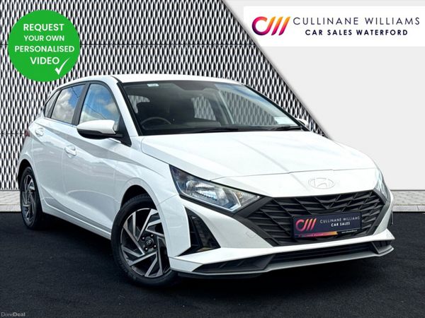 Hyundai i20 Hatchback, Petrol, 2025, White