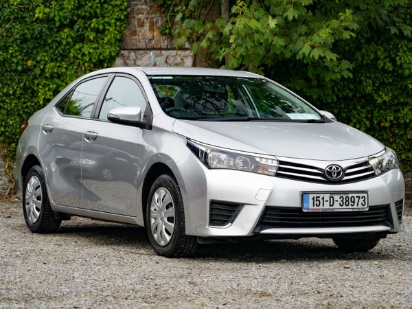 Toyota Corolla Saloon, Petrol, 2015, Silver