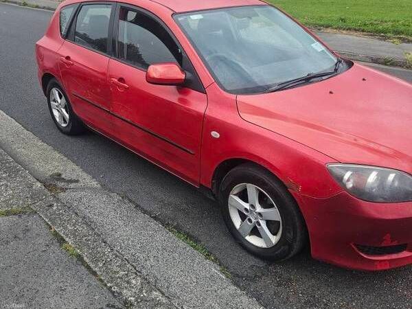 Mazda Mazda3 Hatchback, Petrol, 2004, Red