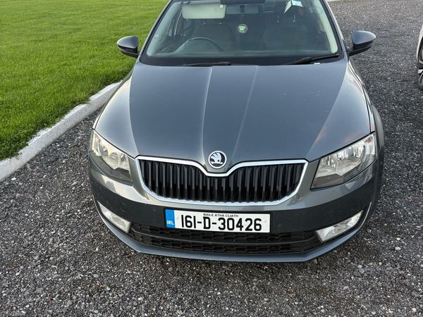 Skoda Octavia Saloon, Diesel, 2016, Grey