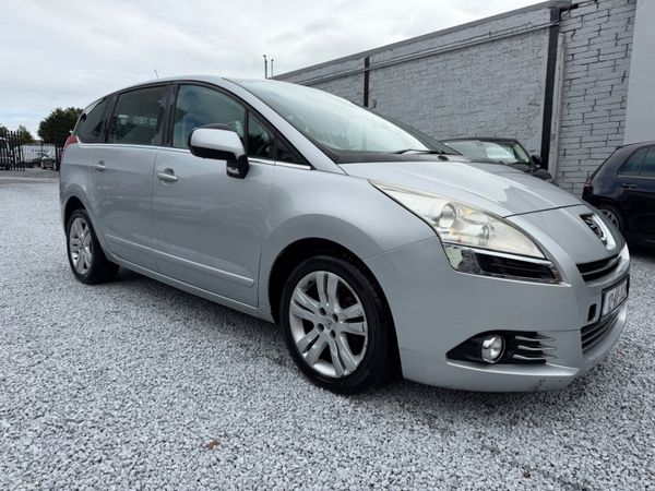 Peugeot 5008 MPV, Diesel, 2012, Silver