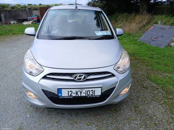 Hyundai i10 Hatchback, Petrol, 2012, Silver